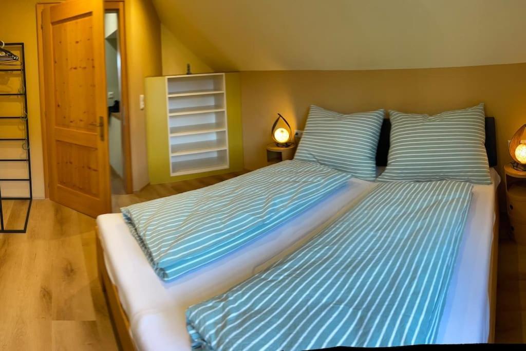 Neu Renoviertes 2Zi Appartment Im Dg فلدكرش المظهر الخارجي الصورة